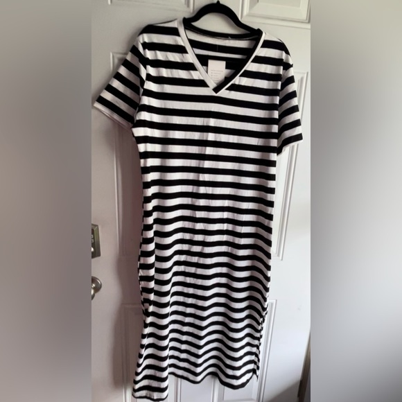 NWT Floral Blooming White & Black Stripe Side-Slit V-Neck Maxi Dress - Picture 12 of 13